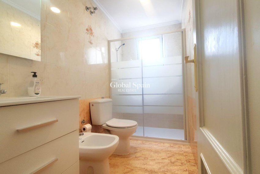 Wederverkoop - PENTHOUSE -
TORREVIEJA - Estacion de autobuses