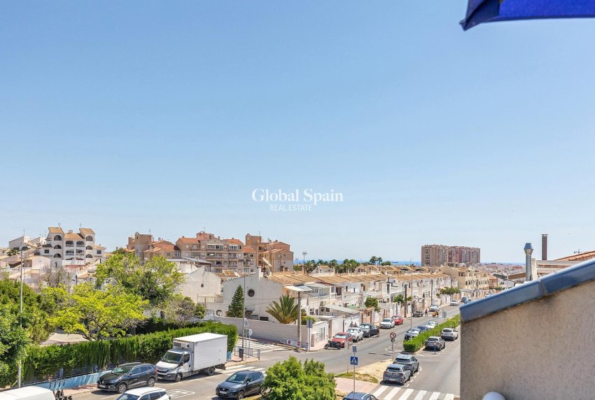 Wederverkoop - PENTHOUSE -
TORREVIEJA - Estacion de autobuses