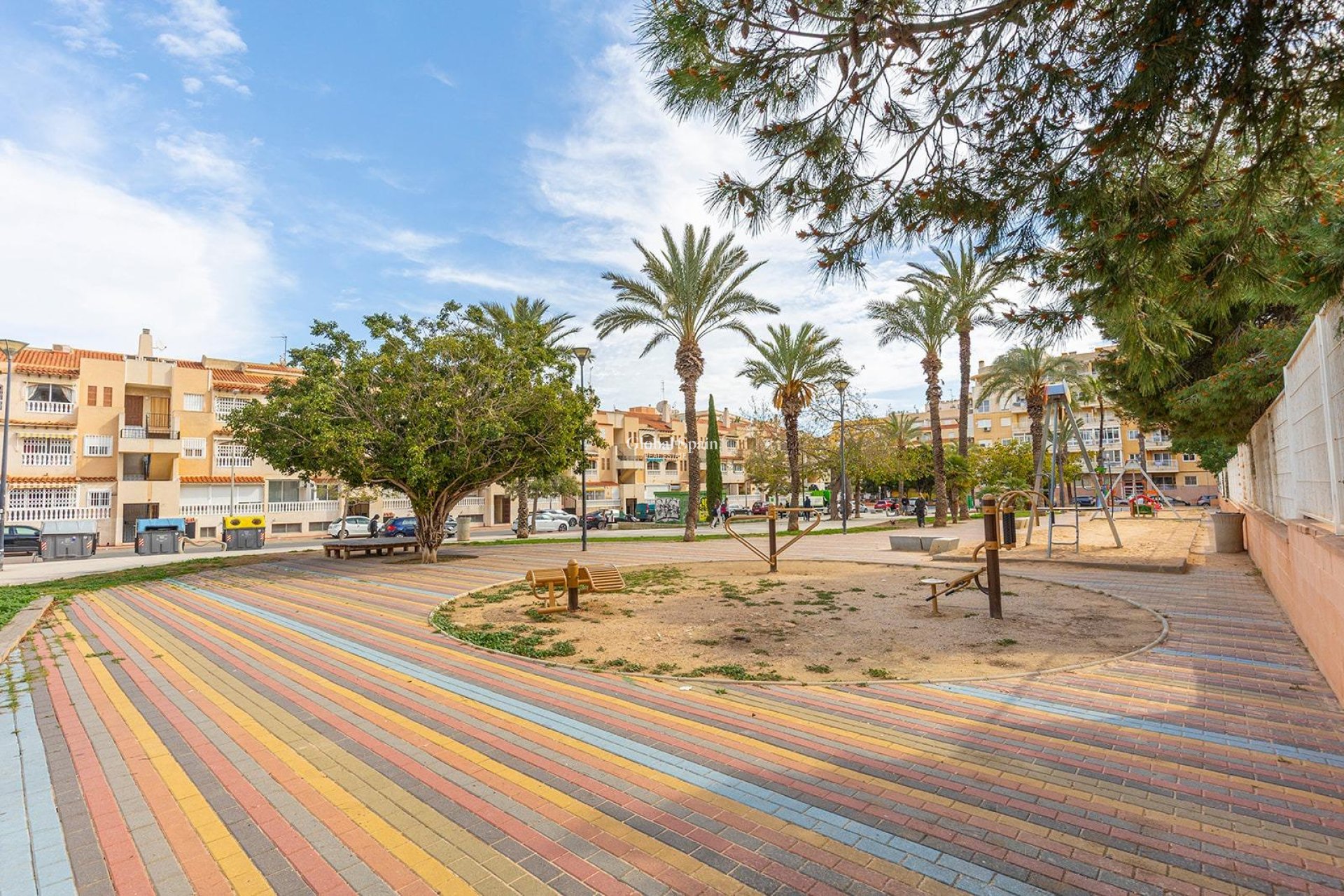 Wederverkoop - PENTHOUSE -
TORREVIEJA - Estacion de autobuses
