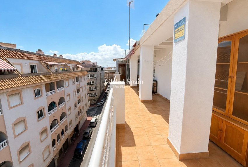 Wederverkoop - PENTHOUSE -
TORREVIEJA - Estacion de autobuses