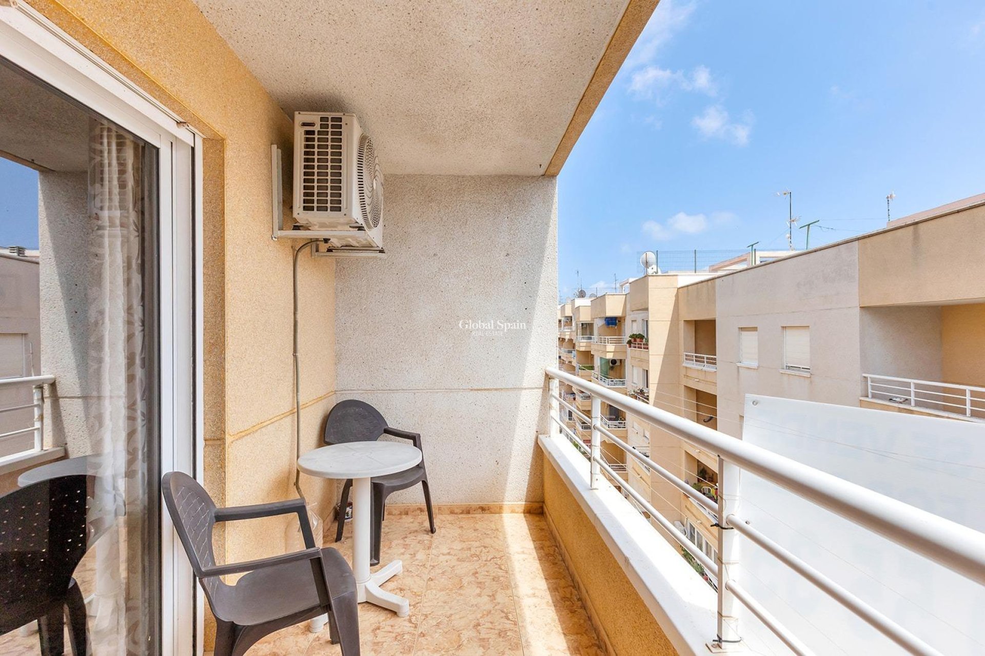 Wederverkoop - PENTHOUSE -
TORREVIEJA - Estacion de autobuses