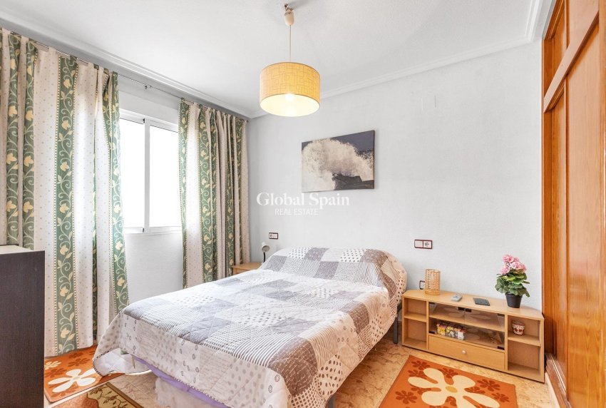 Wederverkoop - PENTHOUSE -
TORREVIEJA - Estacion de autobuses