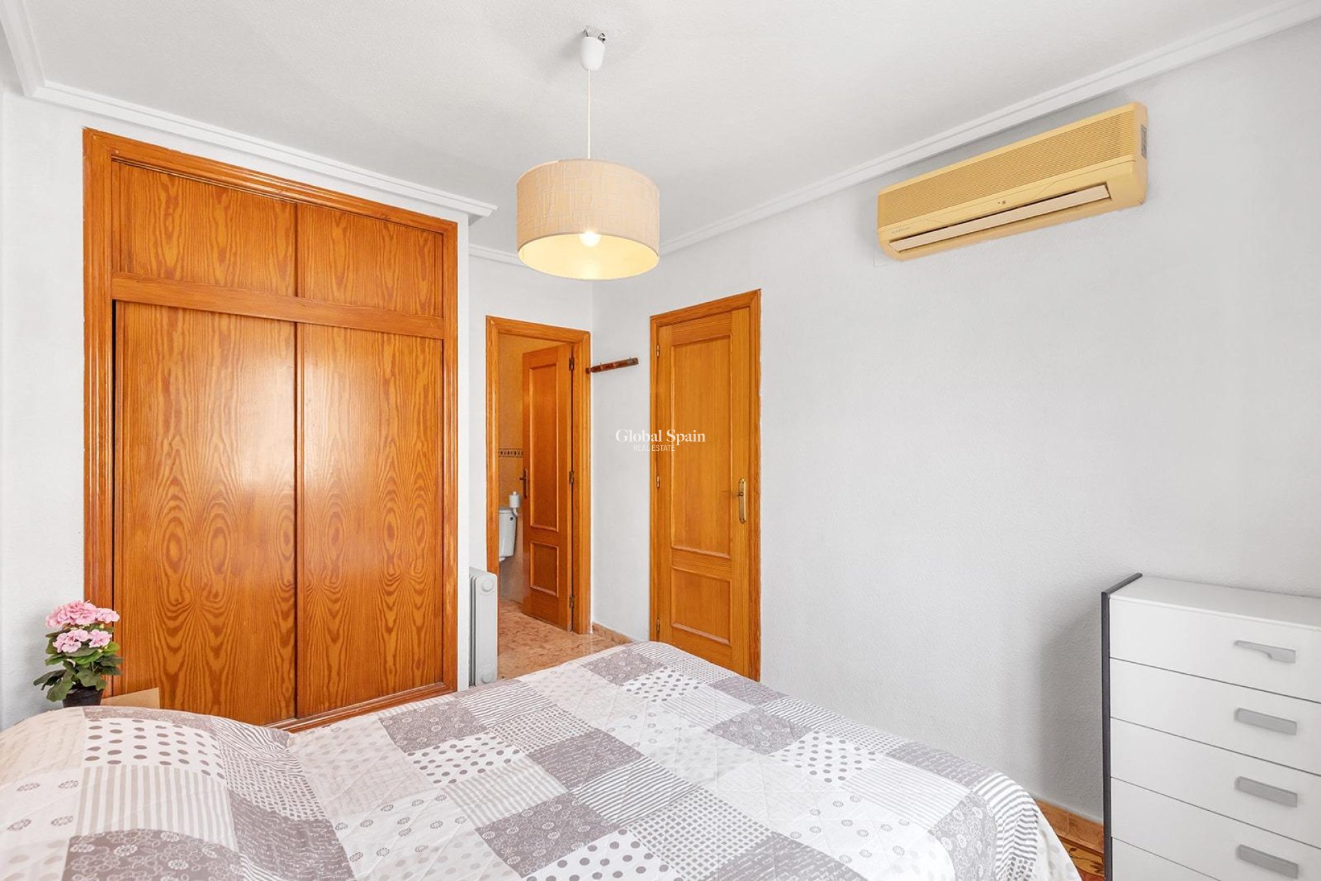 Wederverkoop - PENTHOUSE -
TORREVIEJA - Estacion de autobuses