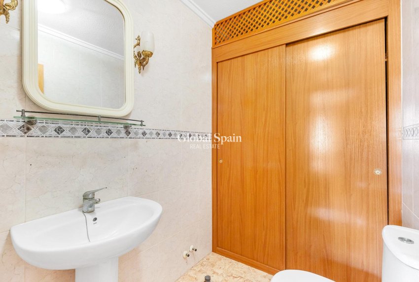Wederverkoop - PENTHOUSE -
TORREVIEJA - Estacion de autobuses