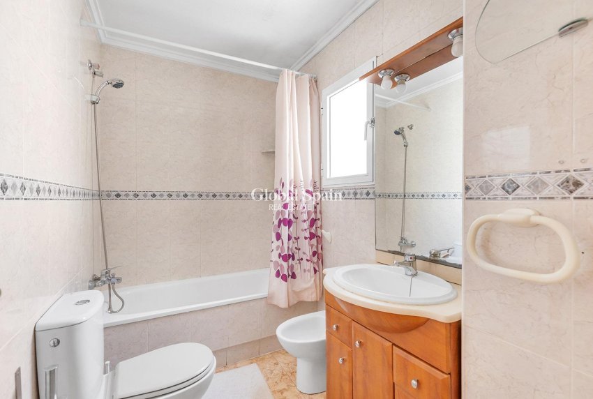 Wederverkoop - PENTHOUSE -
TORREVIEJA - Estacion de autobuses