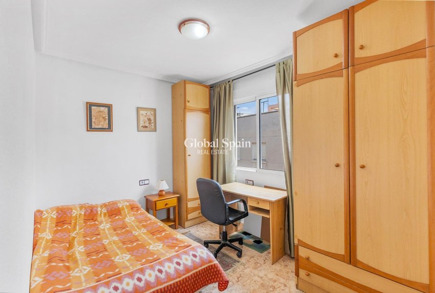 Wederverkoop - PENTHOUSE -
TORREVIEJA - Estacion de autobuses