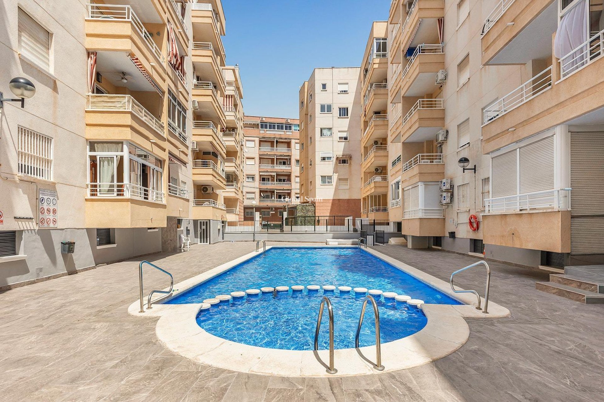 Wederverkoop - PENTHOUSE -
TORREVIEJA - Estacion de autobuses