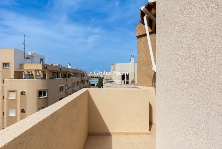 Wederverkoop - PENTHOUSE -
TORREVIEJA - Estacion de autobuses
