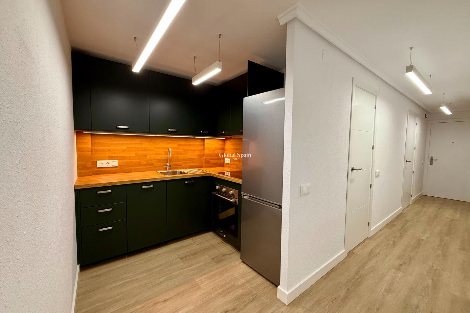 Wederverkoop - PENTHOUSE -
TORREVIEJA - Habaneras
