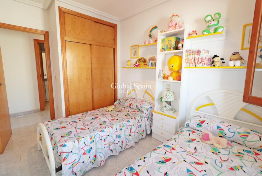 Wederverkoop - PENTHOUSE -
TORREVIEJA - Habaneras