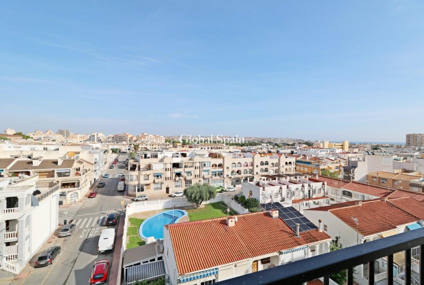 Wederverkoop - PENTHOUSE -
TORREVIEJA - Habaneras