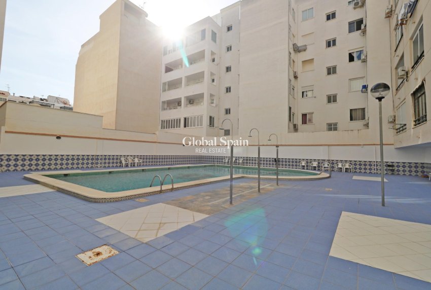 Wederverkoop - PENTHOUSE -
TORREVIEJA - Habaneras