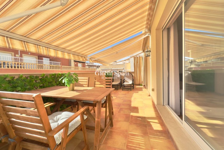 Wederverkoop - PENTHOUSE -
TORREVIEJA - La Mata pueblo