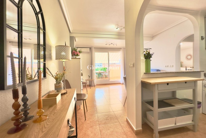 Wederverkoop - PENTHOUSE -
TORREVIEJA - La Mata pueblo