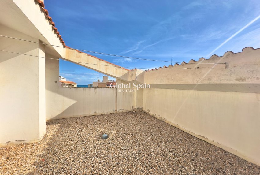 Wederverkoop - PENTHOUSE -
TORREVIEJA - La Mata pueblo