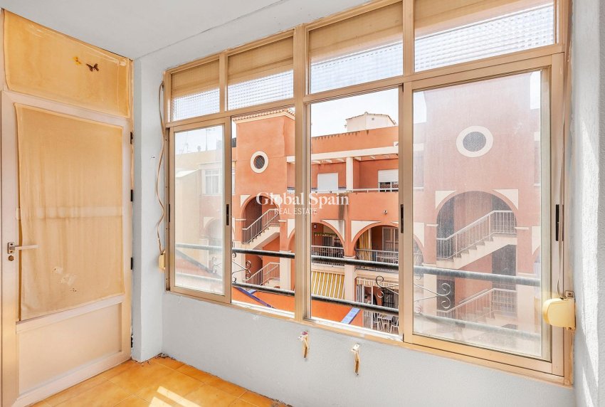 Wederverkoop - PENTHOUSE -
TORREVIEJA - La Mata pueblo