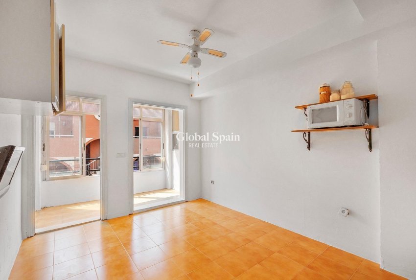 Wederverkoop - PENTHOUSE -
TORREVIEJA - La Mata pueblo