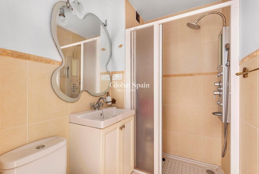 Wederverkoop - PENTHOUSE -
TORREVIEJA - La Mata pueblo