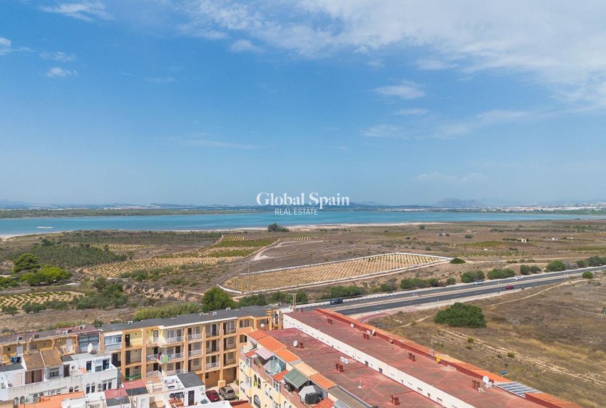 Wederverkoop - PENTHOUSE -
TORREVIEJA - La Mata pueblo