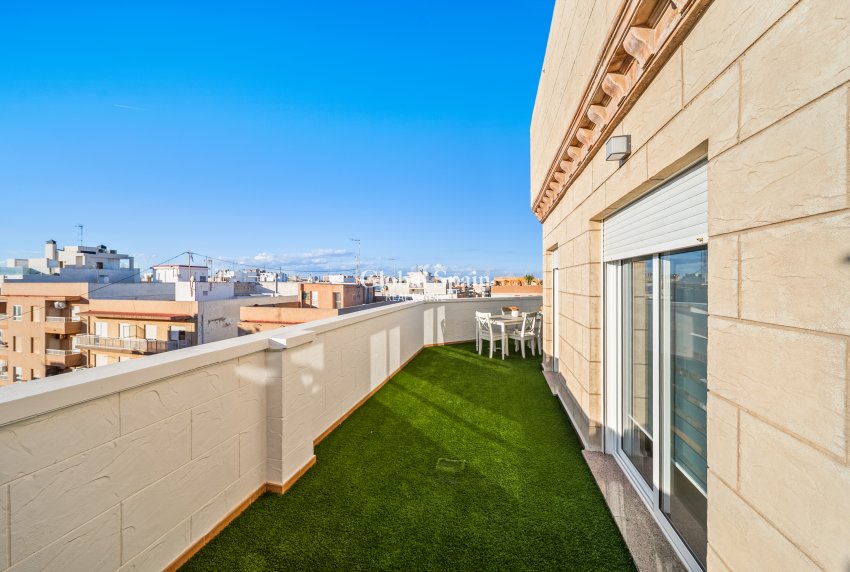 Wederverkoop - PENTHOUSE -
TORREVIEJA - La Mata
