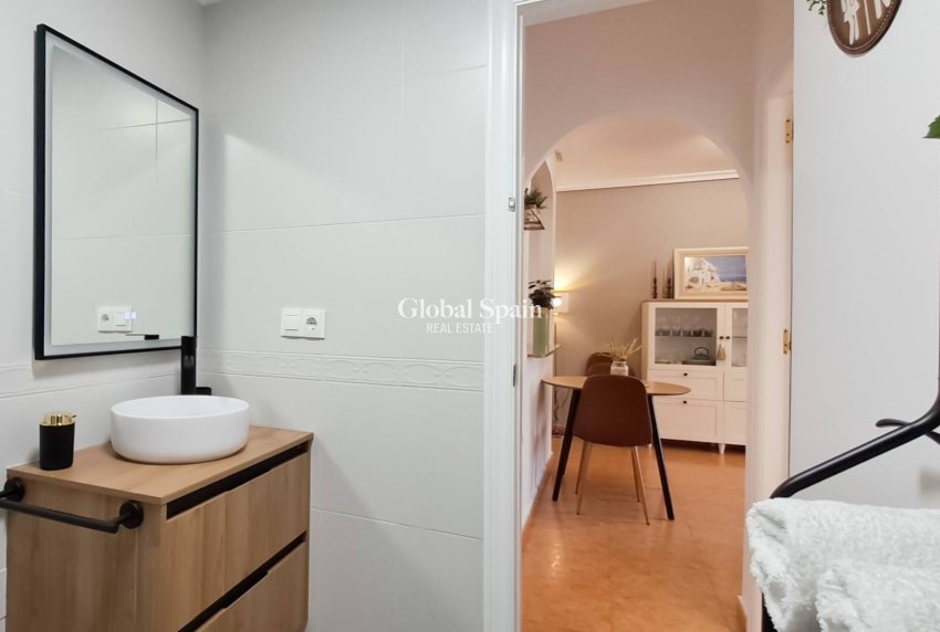 Wederverkoop - PENTHOUSE -
TORREVIEJA - La Mata