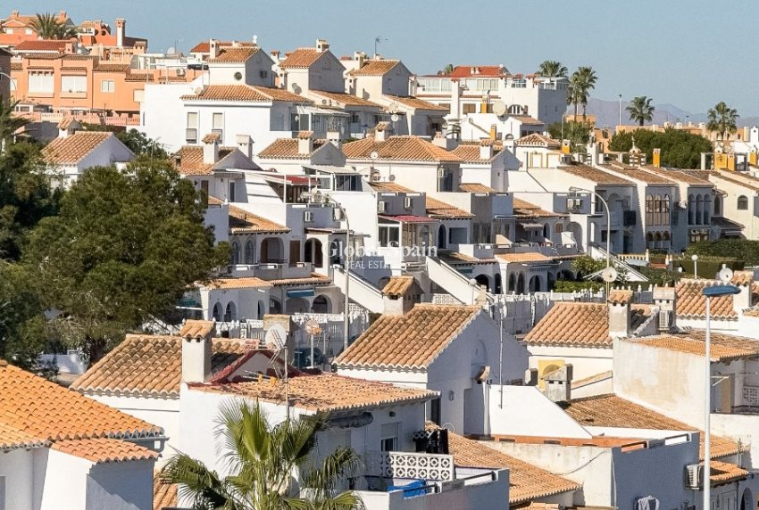 Wederverkoop - PENTHOUSE -
TORREVIEJA - La Mata