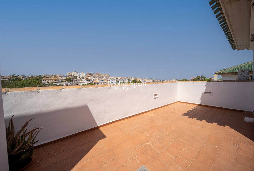 Wederverkoop - PENTHOUSE -
TORREVIEJA - La Mata