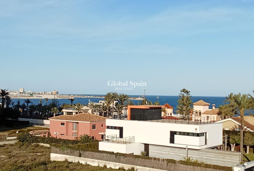 Wederverkoop - PENTHOUSE -
TORREVIEJA - La Veleta