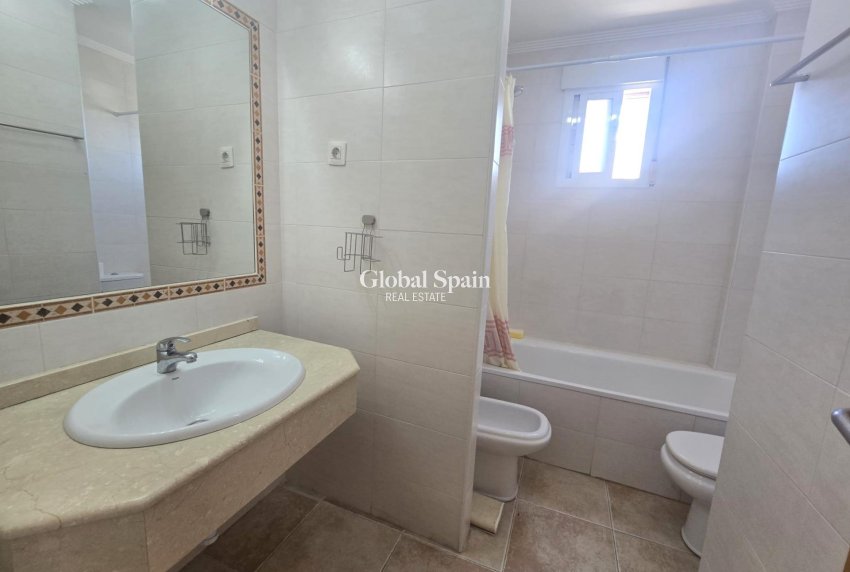 Wederverkoop - PENTHOUSE -
TORREVIEJA - La Veleta