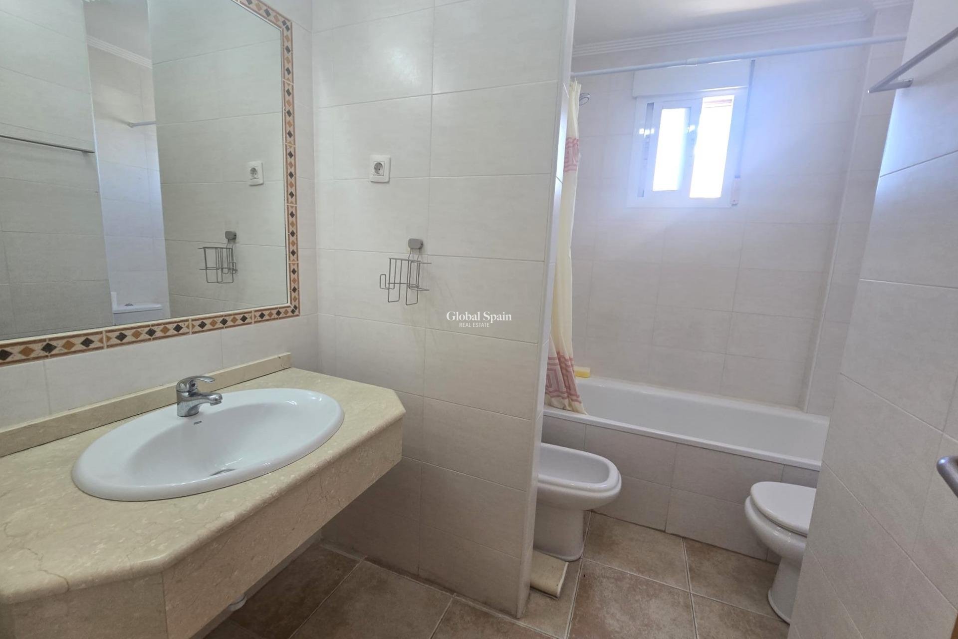 Wederverkoop - PENTHOUSE -
TORREVIEJA - La Veleta