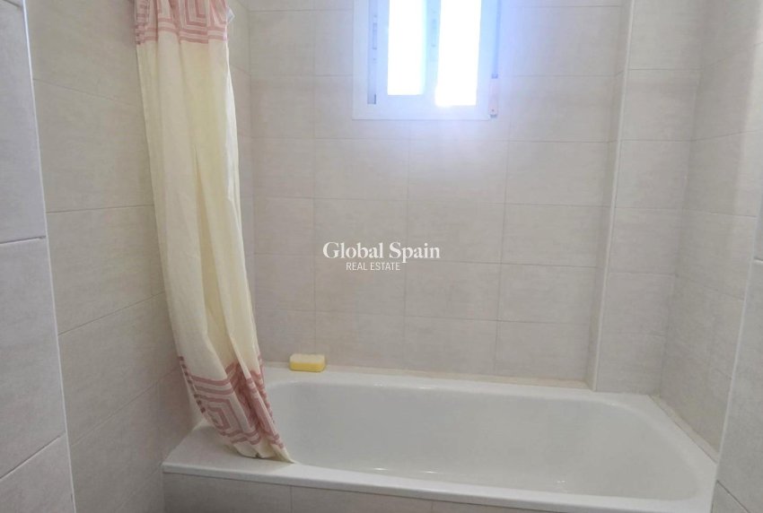 Wederverkoop - PENTHOUSE -
TORREVIEJA - La Veleta