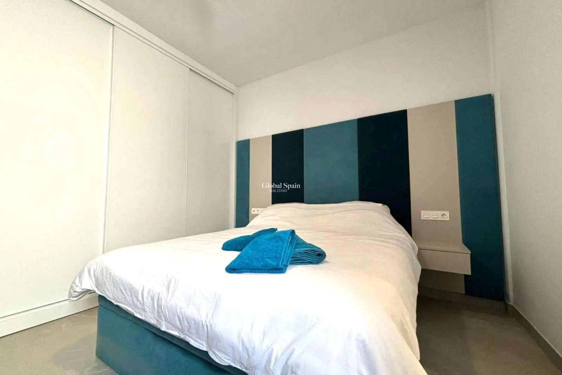 Wederverkoop - PENTHOUSE -
TORREVIEJA - Las Piscinas Naturales