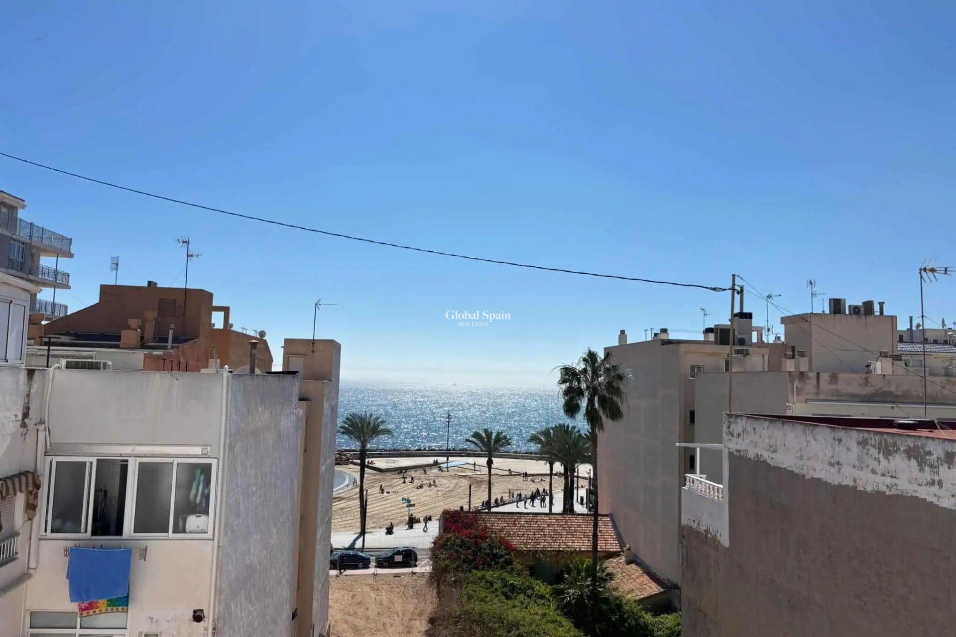 Wederverkoop - PENTHOUSE -
TORREVIEJA - Las Piscinas Naturales