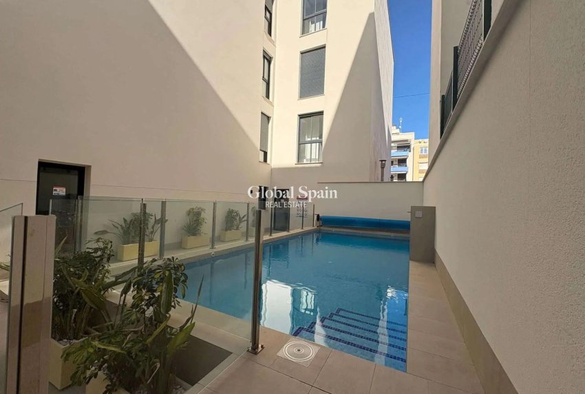 Wederverkoop - PENTHOUSE -
TORREVIEJA - Las Piscinas Naturales