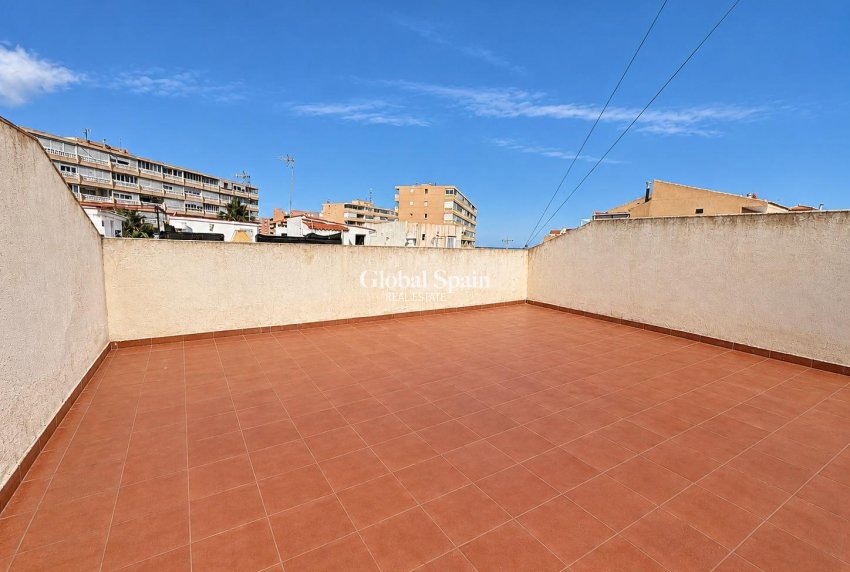 Wederverkoop - PENTHOUSE -
TORREVIEJA - Los Europeos