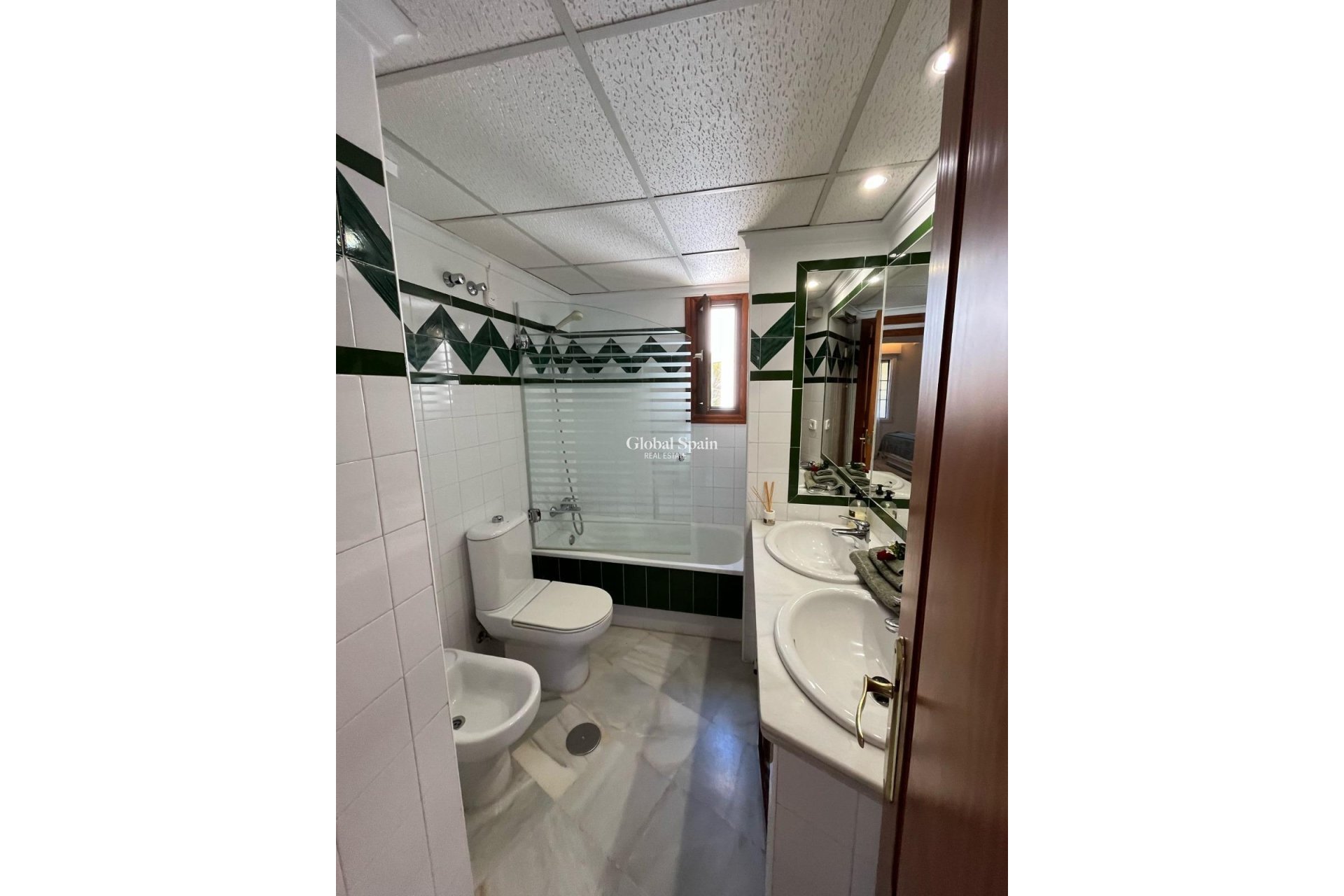 Wederverkoop - PENTHOUSE -
TORREVIEJA - Los Frutales