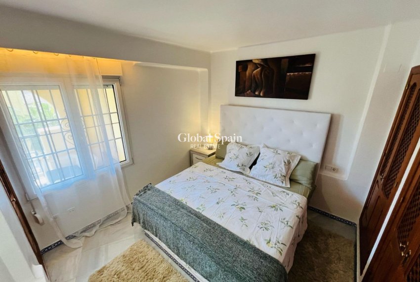 Wederverkoop - PENTHOUSE -
TORREVIEJA - Los Frutales