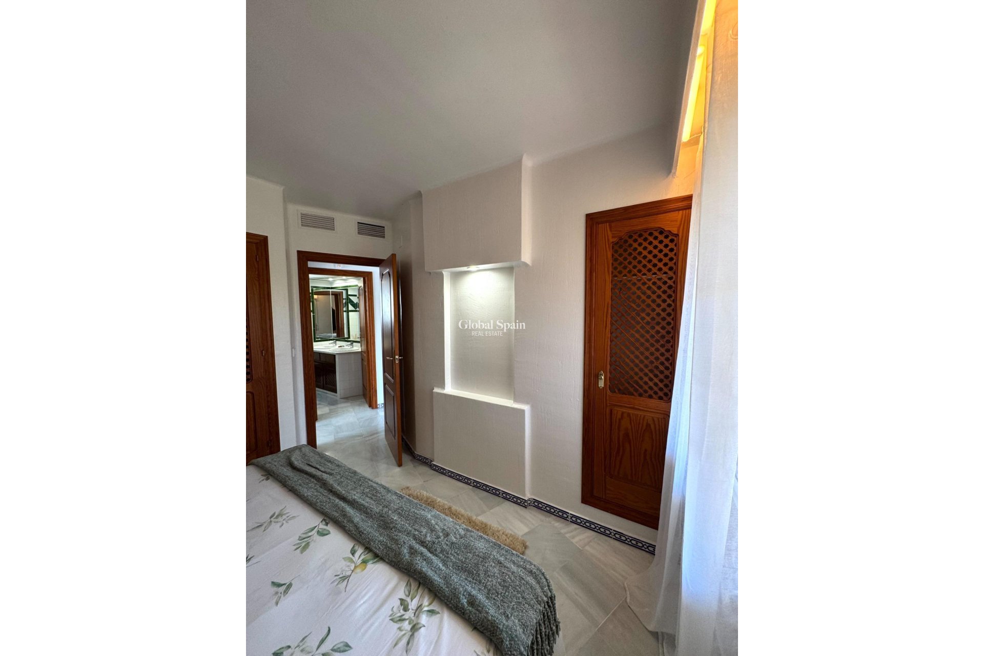 Wederverkoop - PENTHOUSE -
TORREVIEJA - Los Frutales