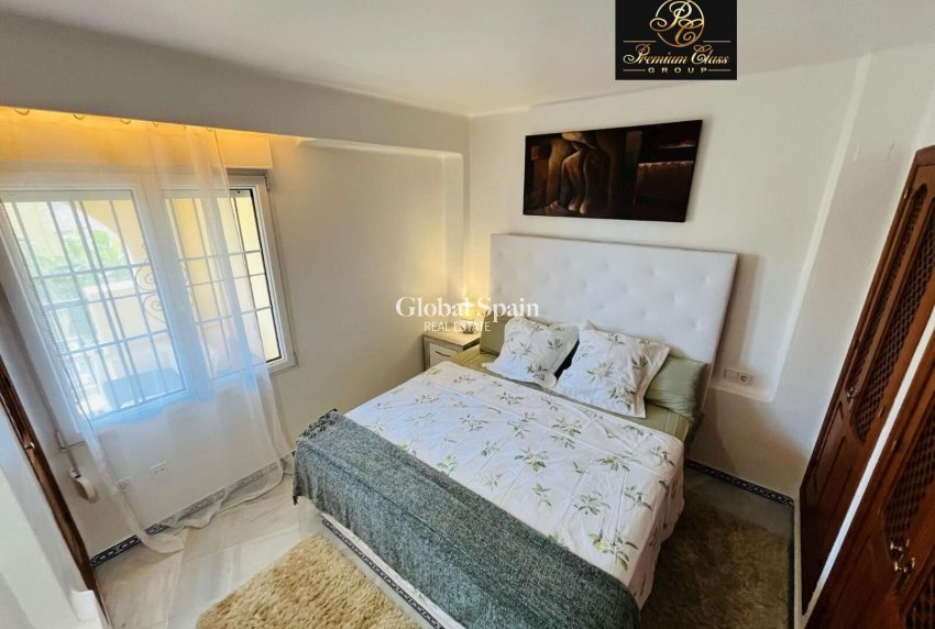 Wederverkoop - PENTHOUSE -
TORREVIEJA - Los Frutales