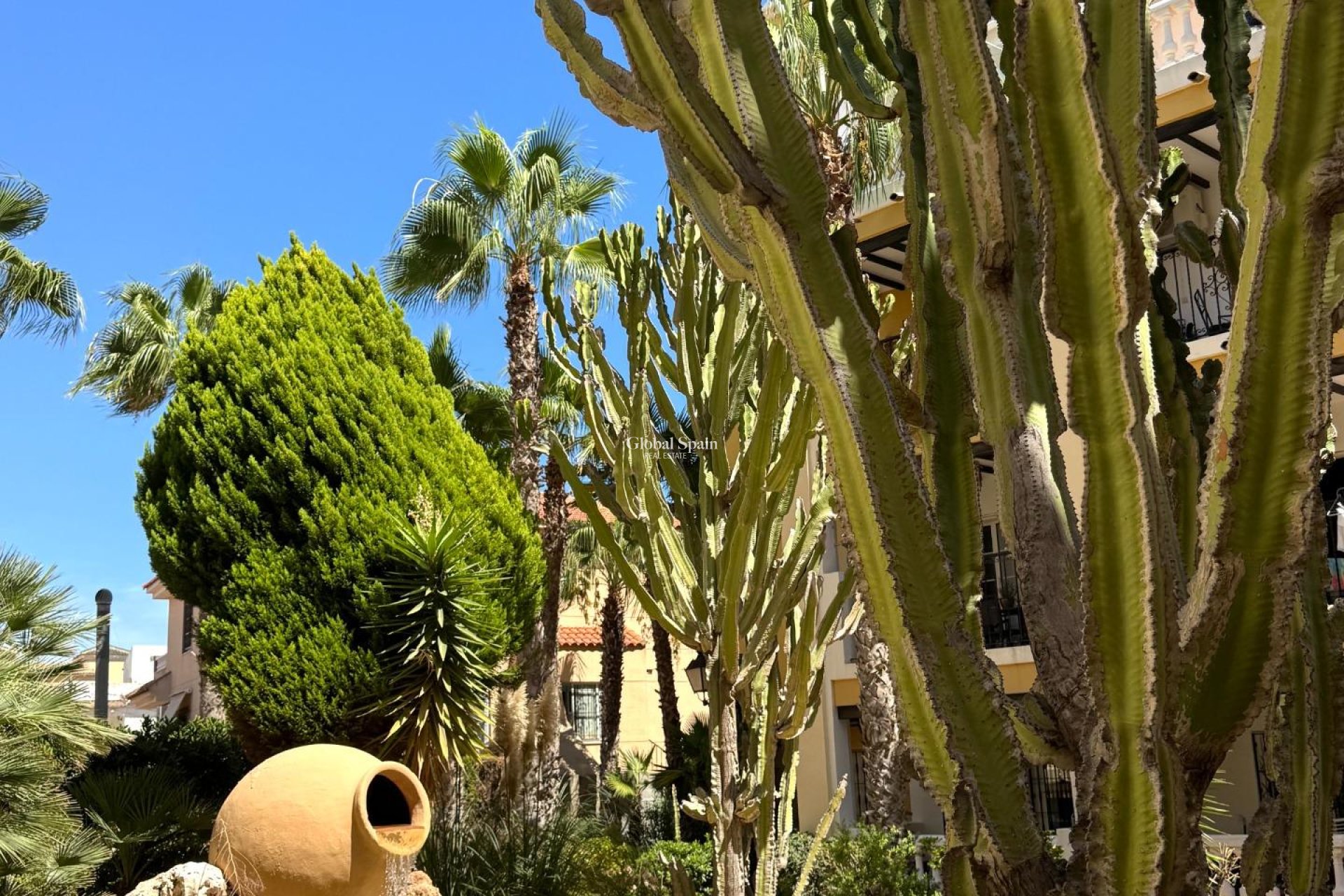 Wederverkoop - PENTHOUSE -
TORREVIEJA - Los Frutales