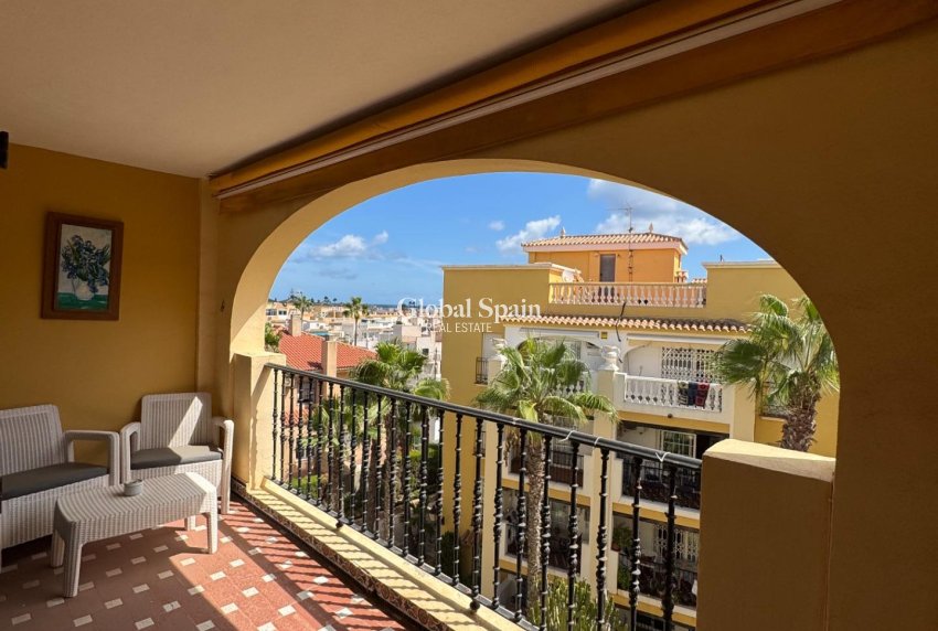 Wederverkoop - PENTHOUSE -
TORREVIEJA - Los Frutales