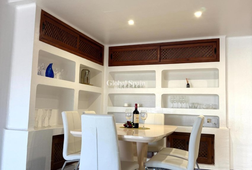 Wederverkoop - PENTHOUSE -
TORREVIEJA - Los Frutales