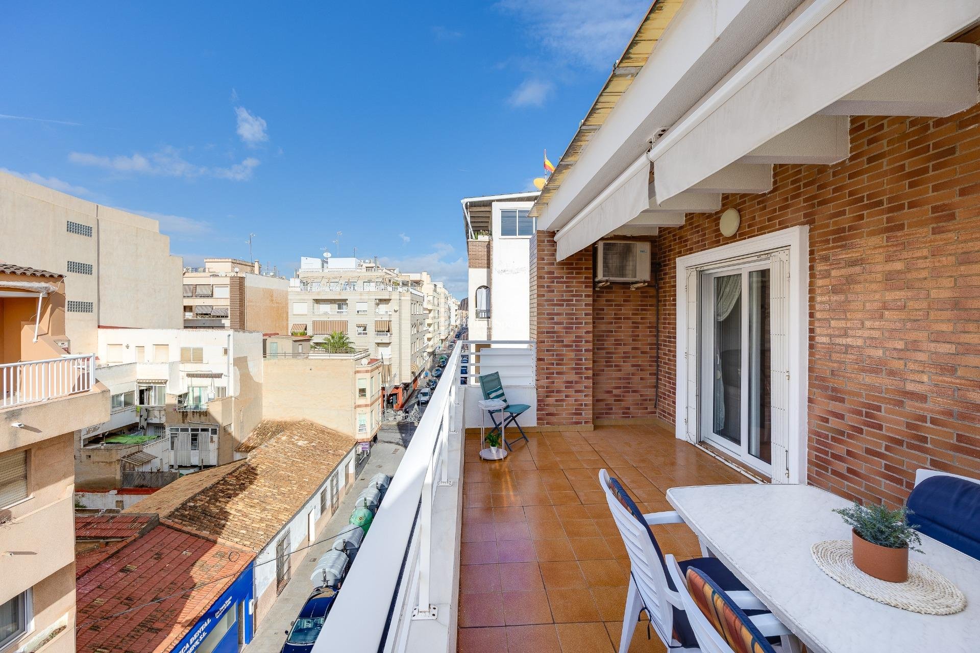 Wederverkoop - PENTHOUSE -
TORREVIEJA - Paseo maritimo