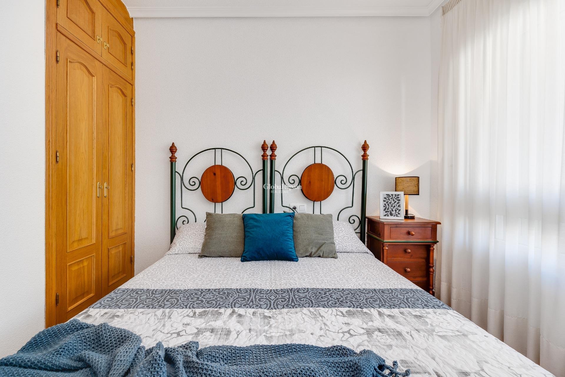 Wederverkoop - PENTHOUSE -
TORREVIEJA - Paseo maritimo