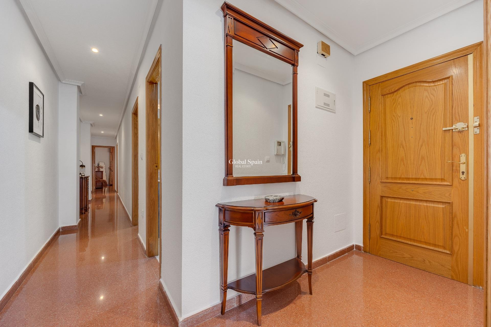 Wederverkoop - PENTHOUSE -
TORREVIEJA - Paseo maritimo