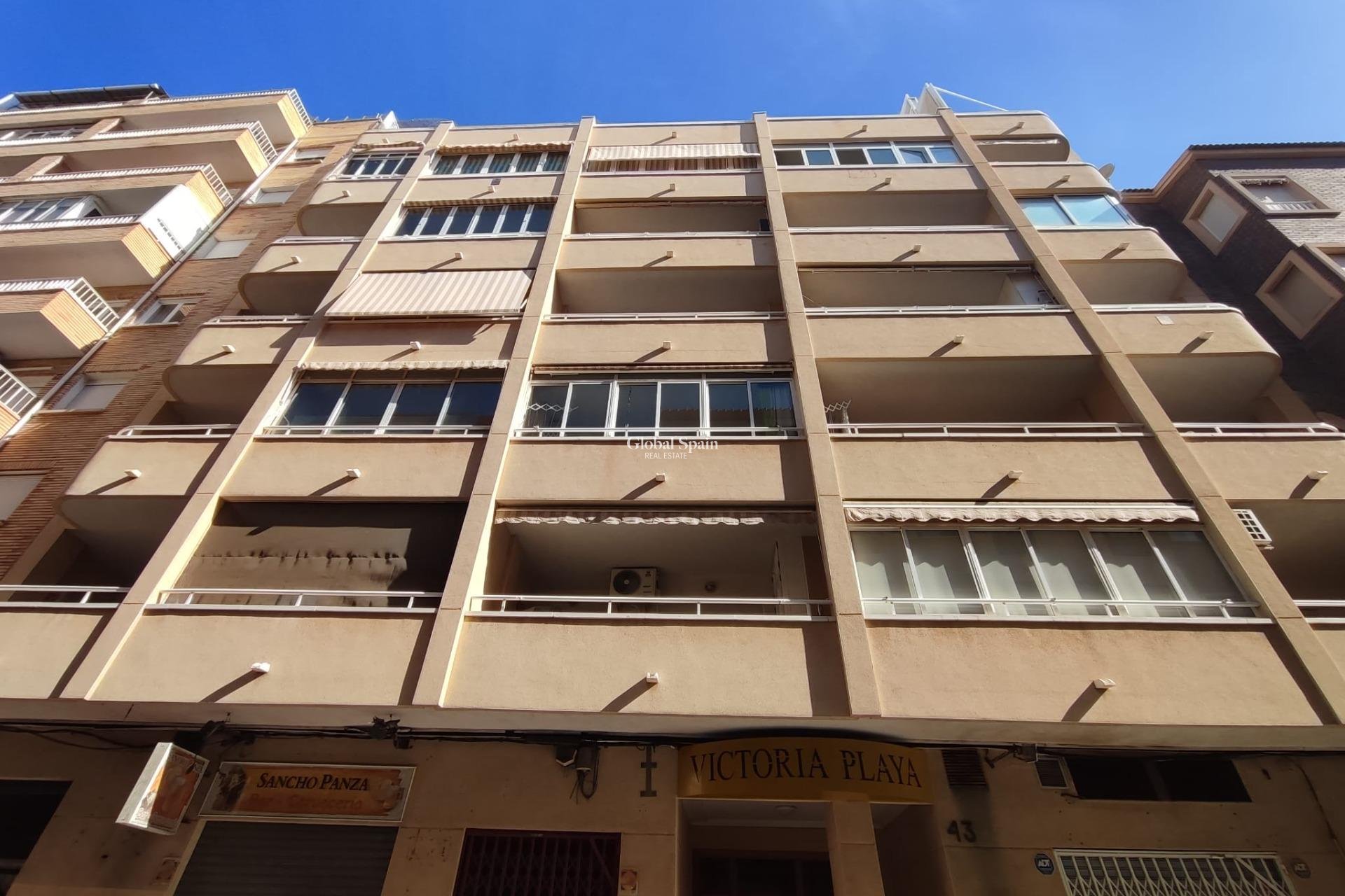 Wederverkoop - PENTHOUSE -
TORREVIEJA - Paseo maritimo