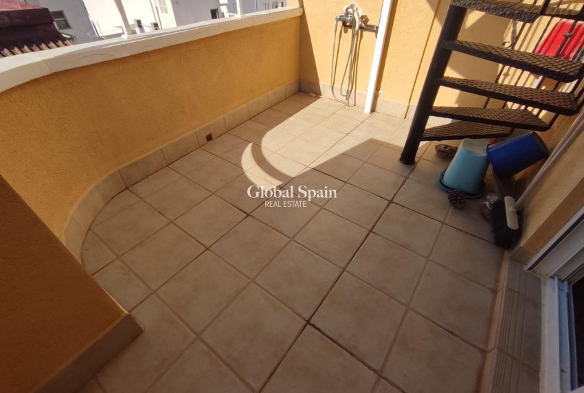 Wederverkoop - PENTHOUSE -
TORREVIEJA - Paseo maritimo