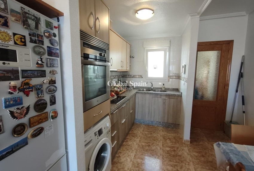 Wederverkoop - PENTHOUSE -
TORREVIEJA - Paseo maritimo