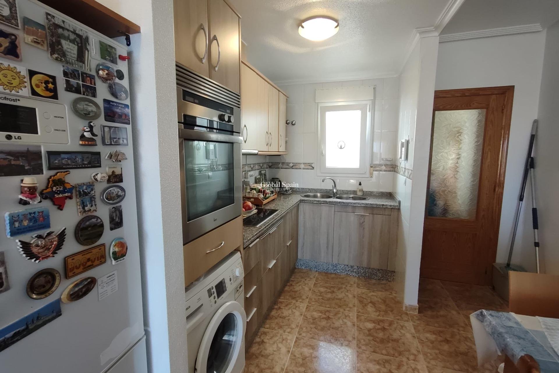 Wederverkoop - PENTHOUSE -
TORREVIEJA - Paseo maritimo