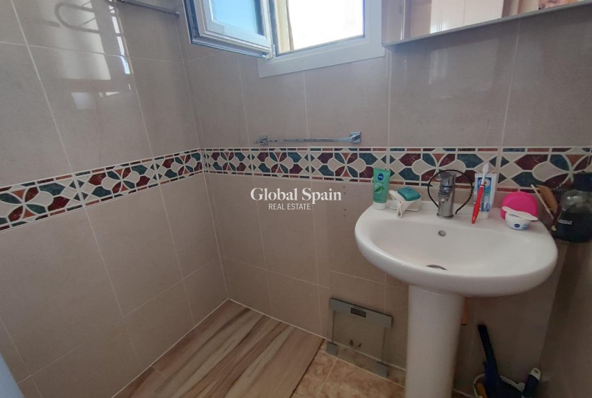 Wederverkoop - PENTHOUSE -
TORREVIEJA - Paseo maritimo